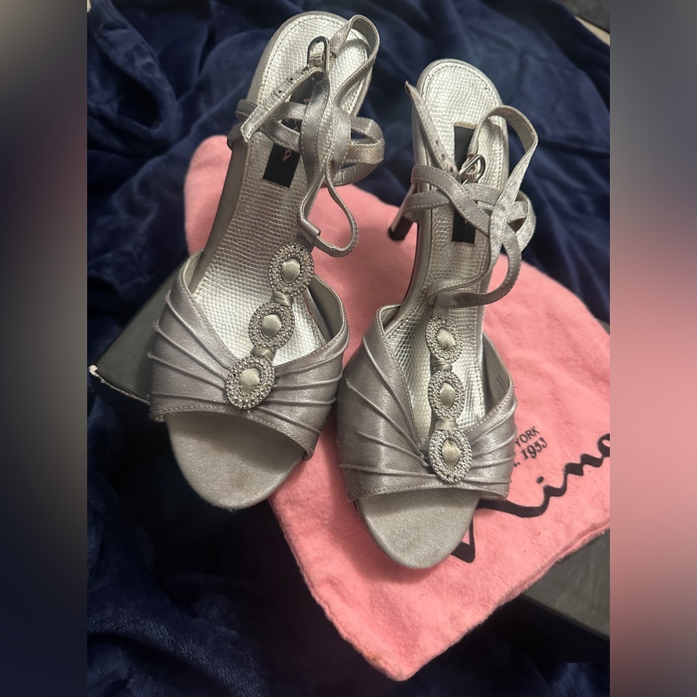 Nina Heel Shoes Silver Party Rhinestone Embellished 8 Open Toe Pump Sandals